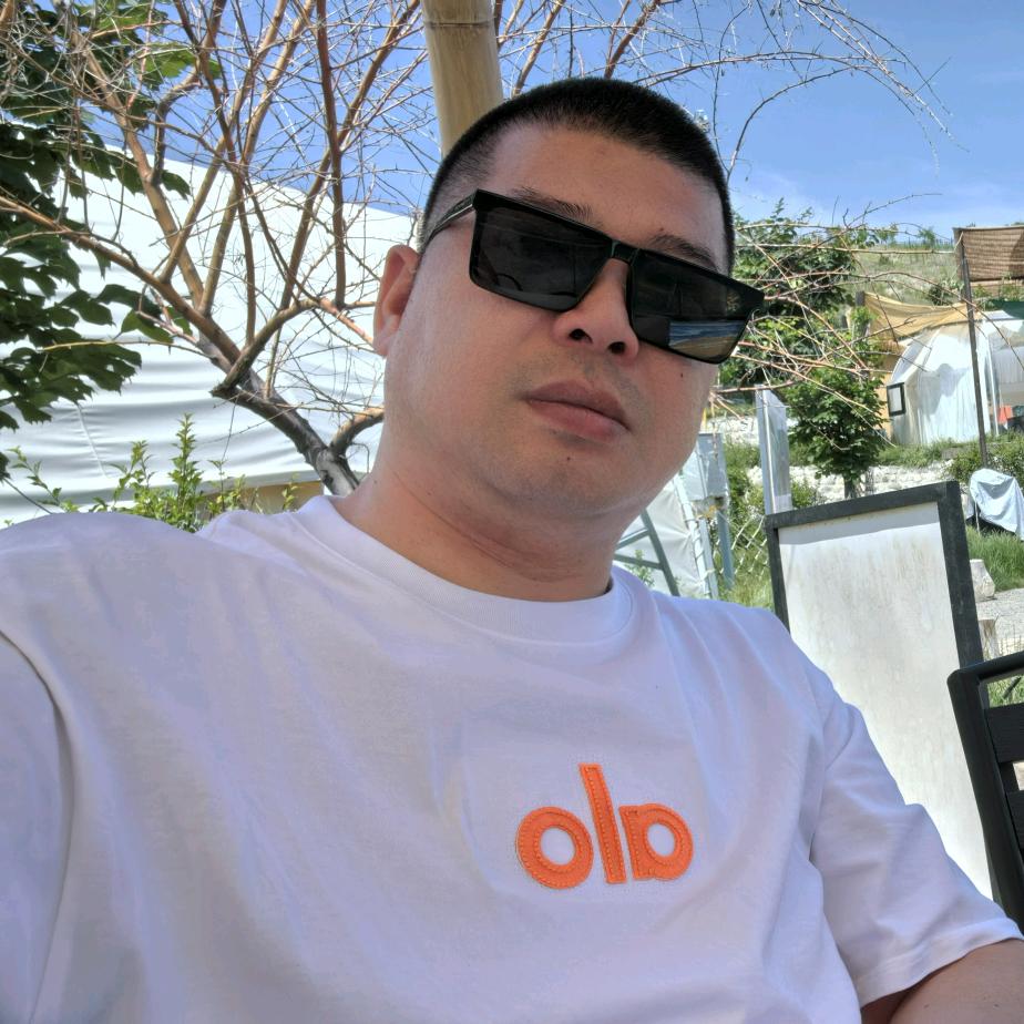 爱生活的🐷🐷