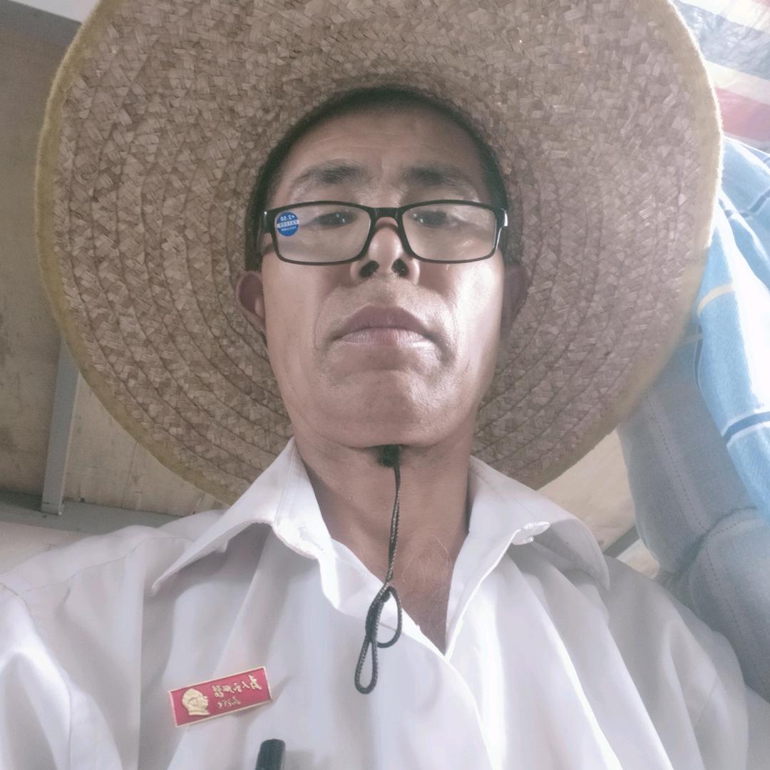 爱唱歌的村主任，晚上八点直播