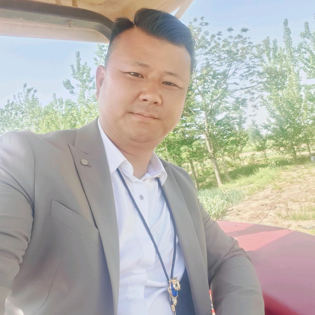 邓庄村老年大食堂，刘路