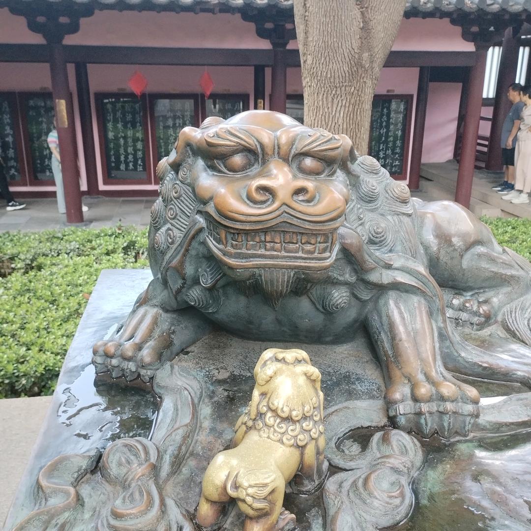 雷哥。