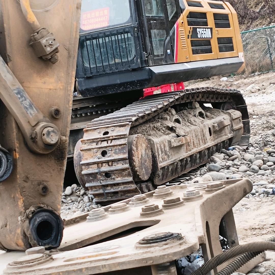 林芝大小挖机，压路机出租