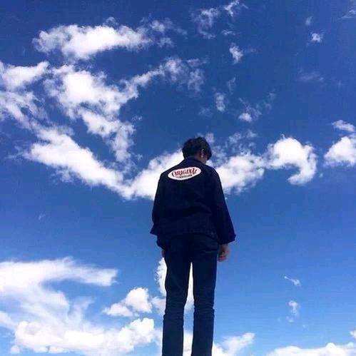《蓝色天空》