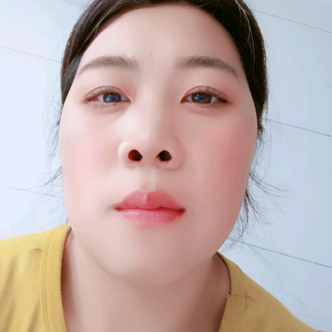 金碧辉黄
