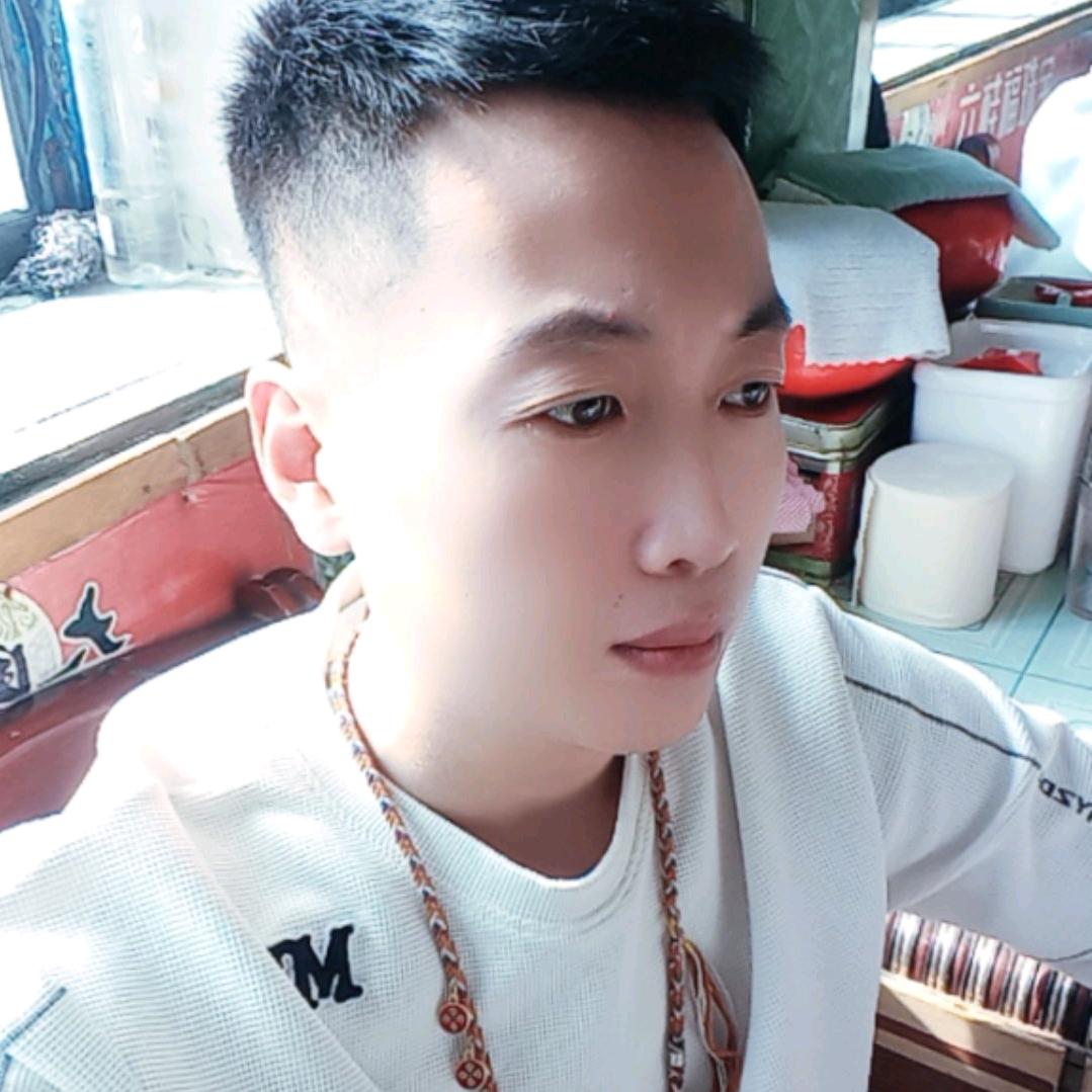🦊胡天霸家的小弟子🦊