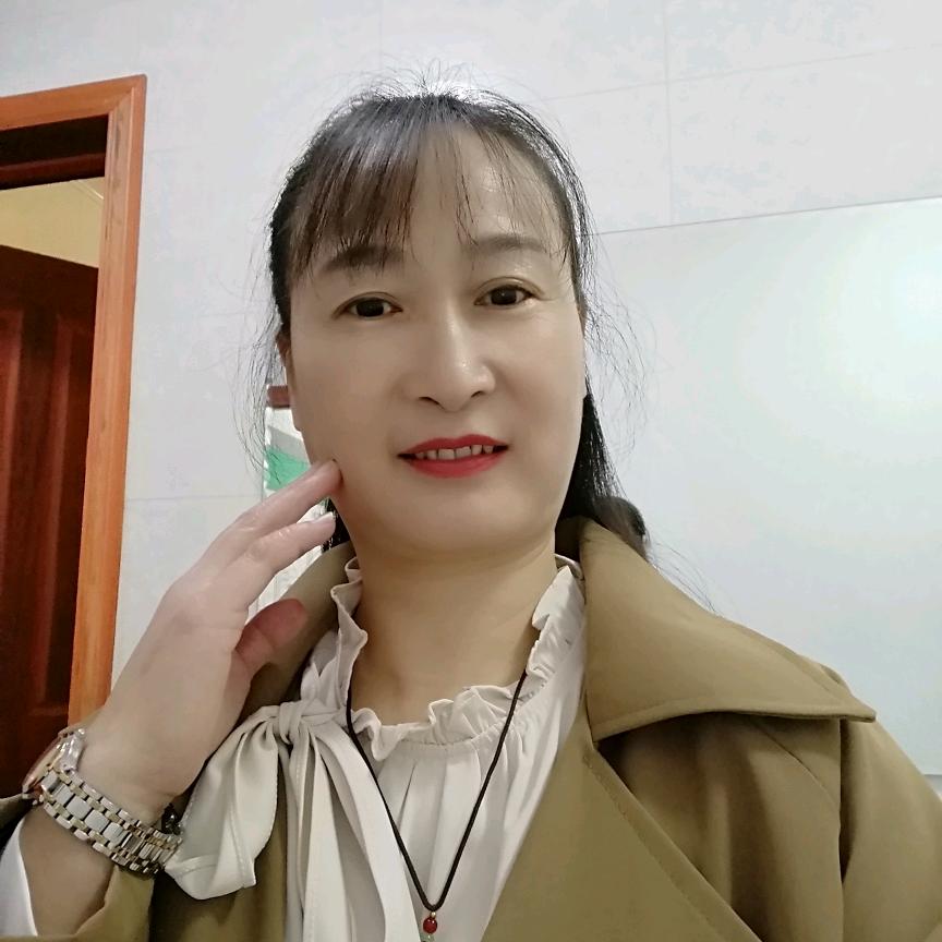 认真工作的天使