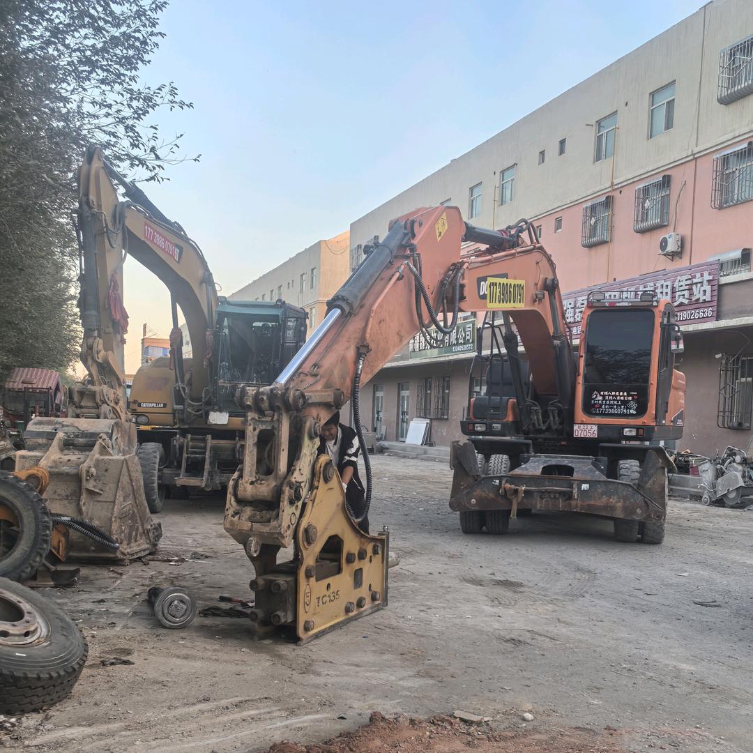 雄宏/桐瑶/工程机械租赁部