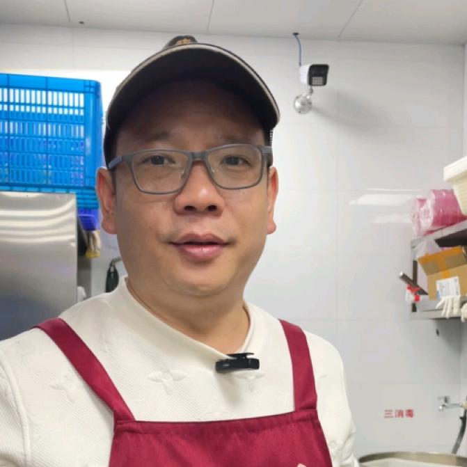 老古哥做串串火锅