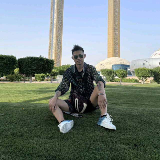 大英轻术造型