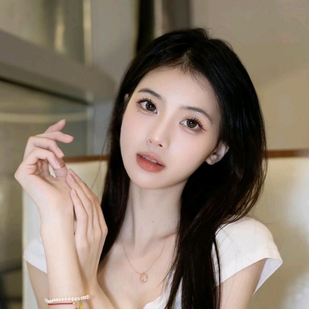 👀妮妮可亲