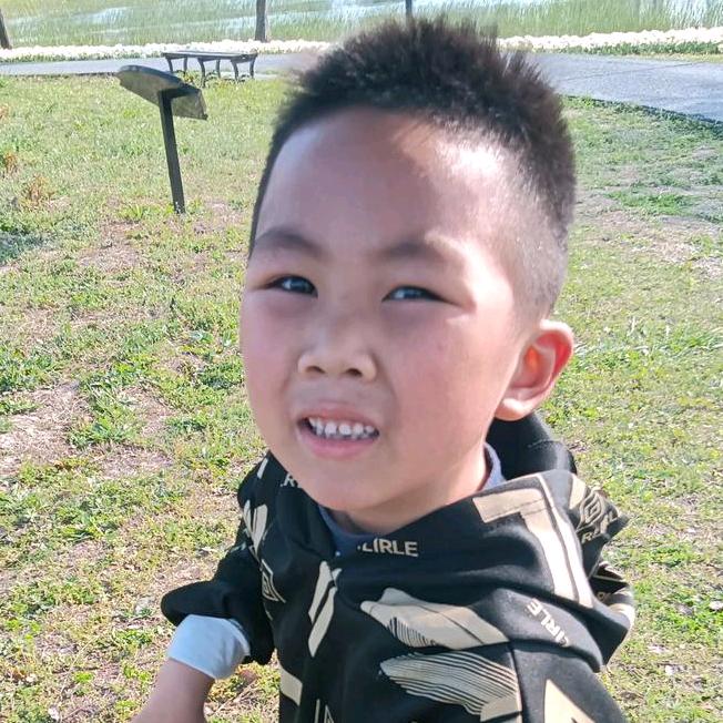 用户8002976572098黄万翠