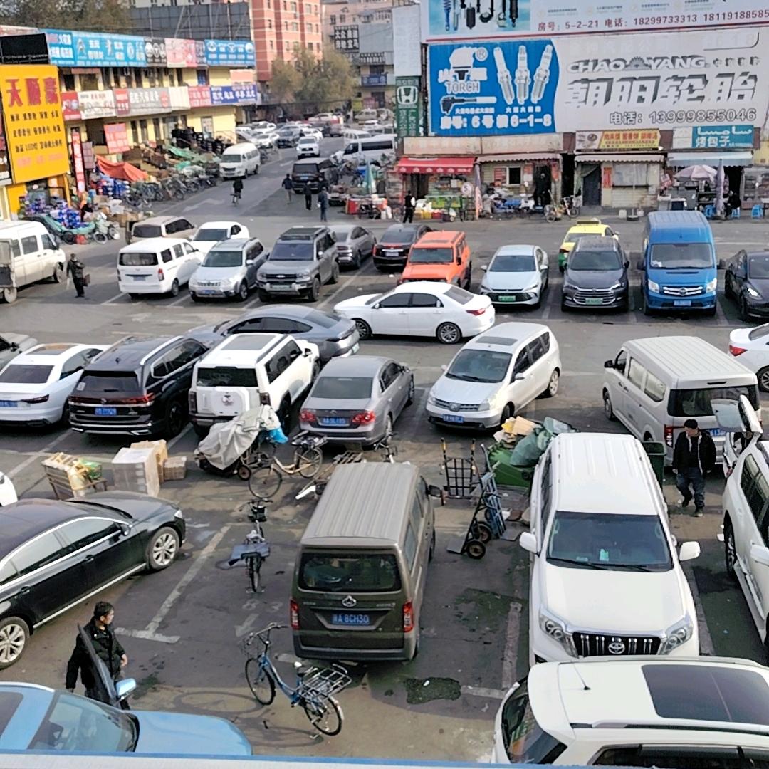 湖北人阿杰在新疆做汽配