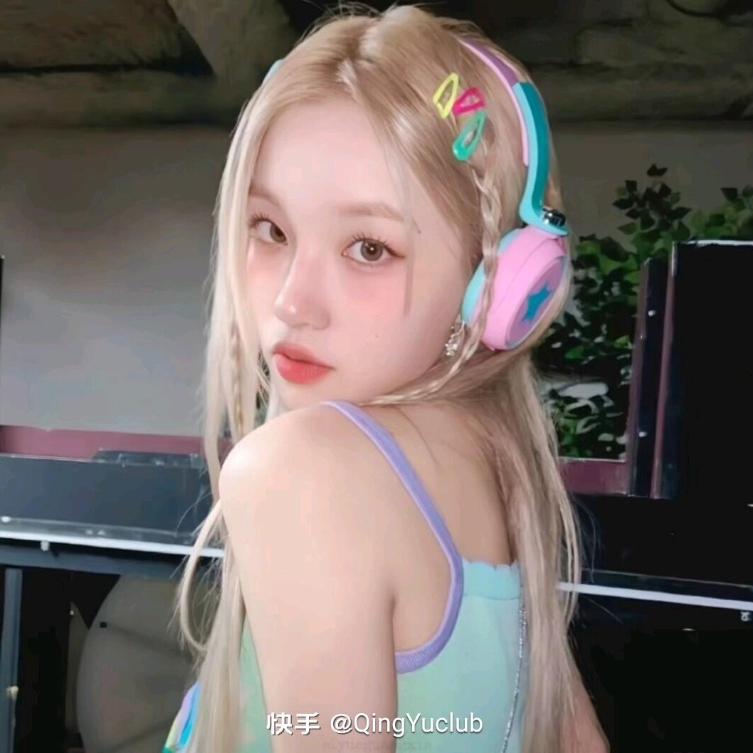 ／