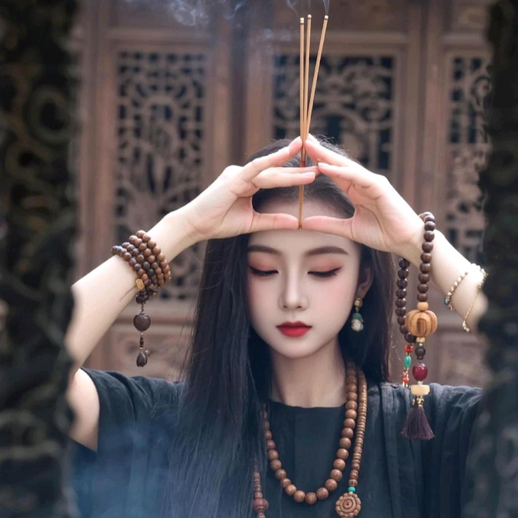 ঞ༺钱途🌹似海 ໌້ 🤑༻