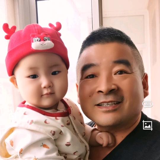 叶子哥和草莓宝