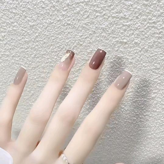 A.娜娜
