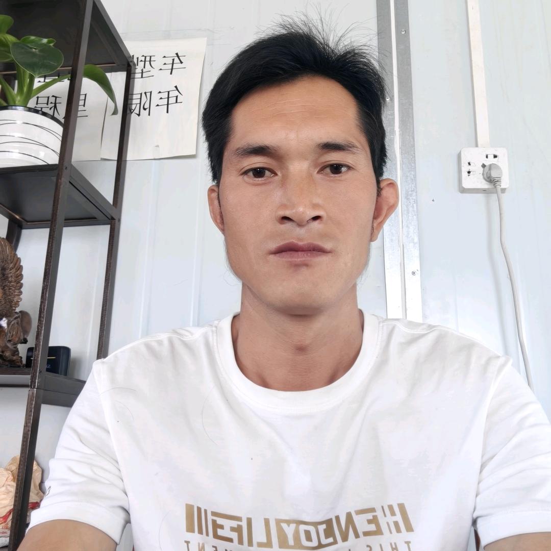 云南玖天二手车销售顾问《尹哥》