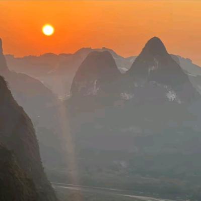 双江镇大桥头钢筋店（红模板）