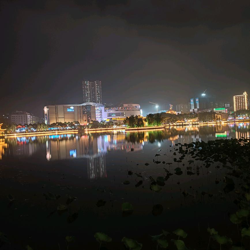 深蓝的大海