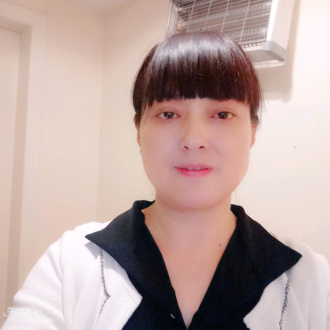 闫其新，金龙酒店