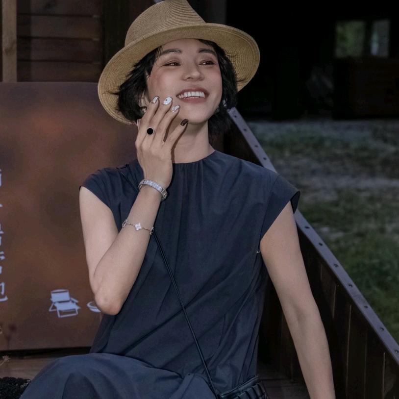 丽霞服装爆款返场