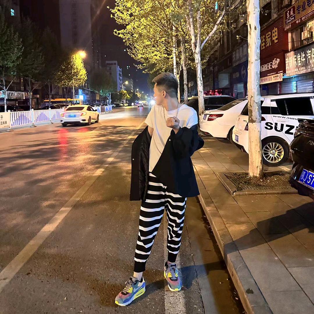 啷个里个啷