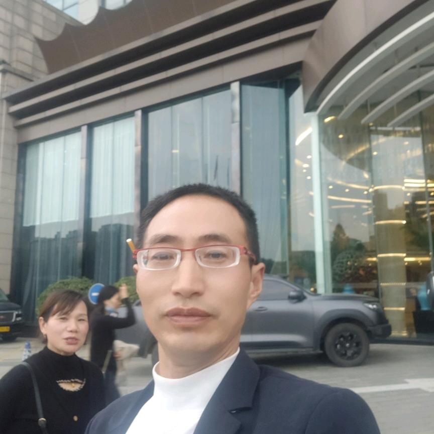 邱兴春