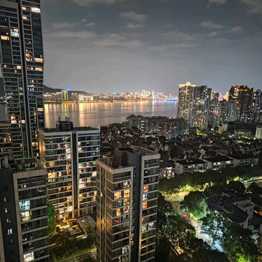 骑着狗熊去旅行