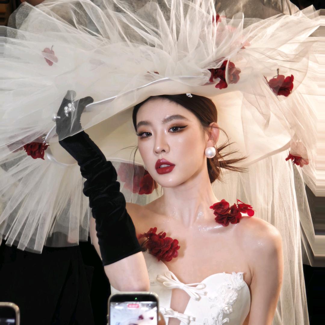 化妆师-灿灿啦   🌻