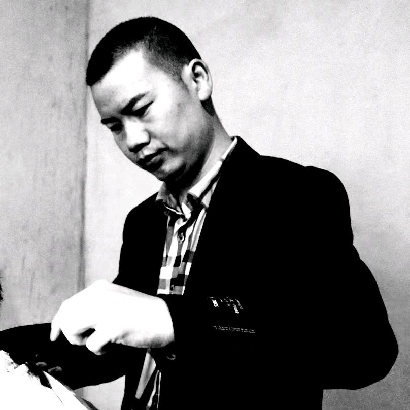 渑池以罗伊发型工作室一阿辉