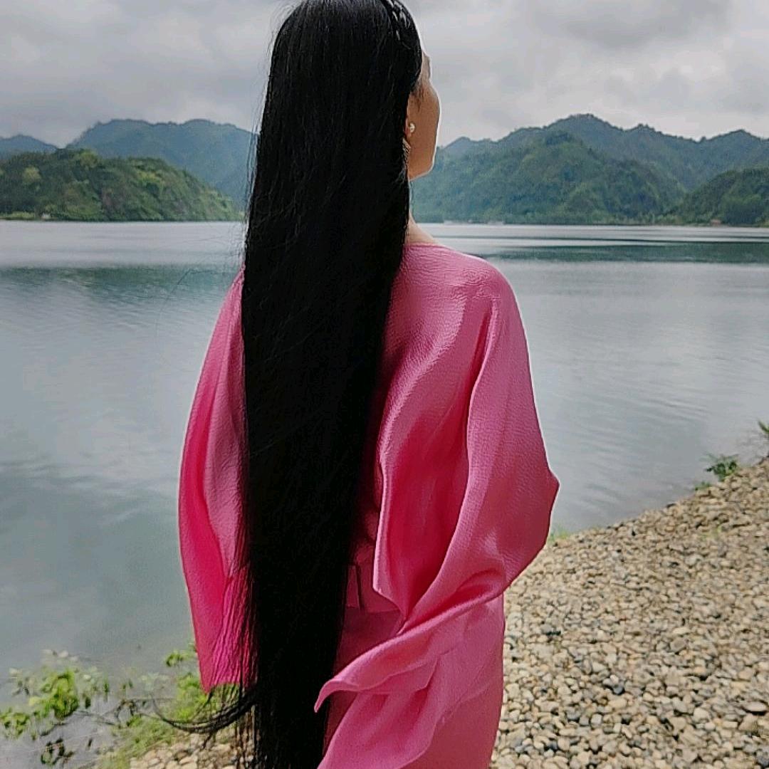 长发小红