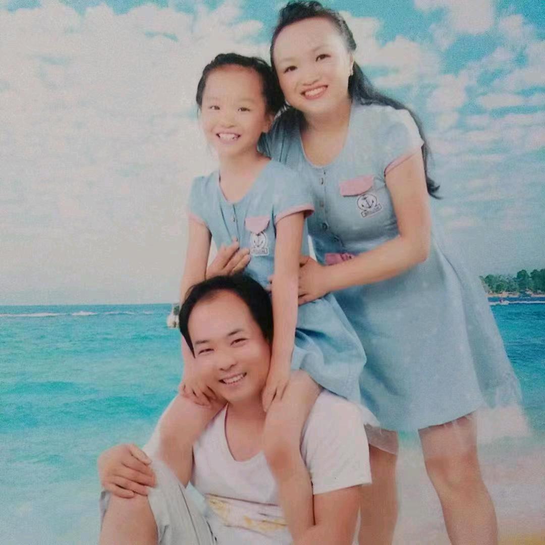 为生活坚韧不拔的小草