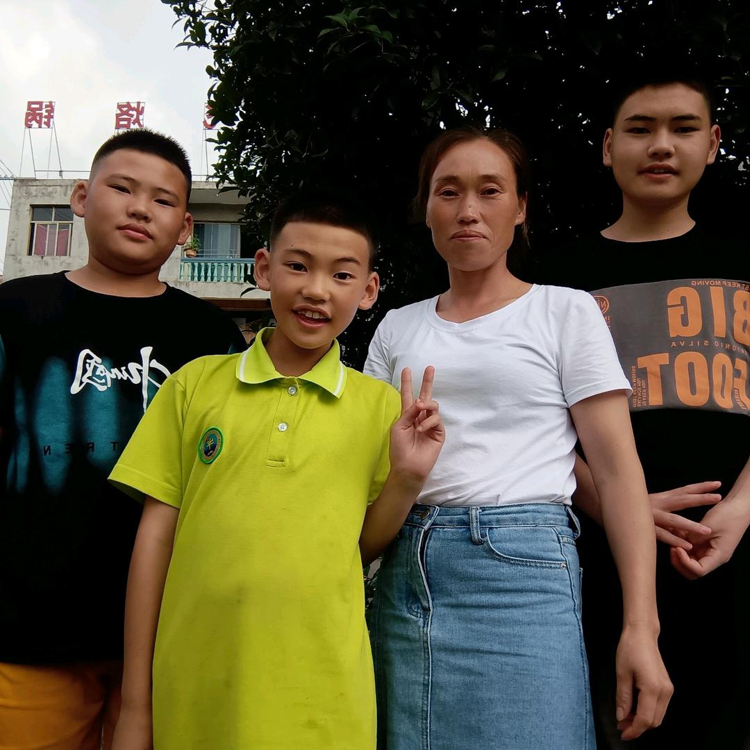 磊潼涛(๑><๑）牛场顺风洗车美容店