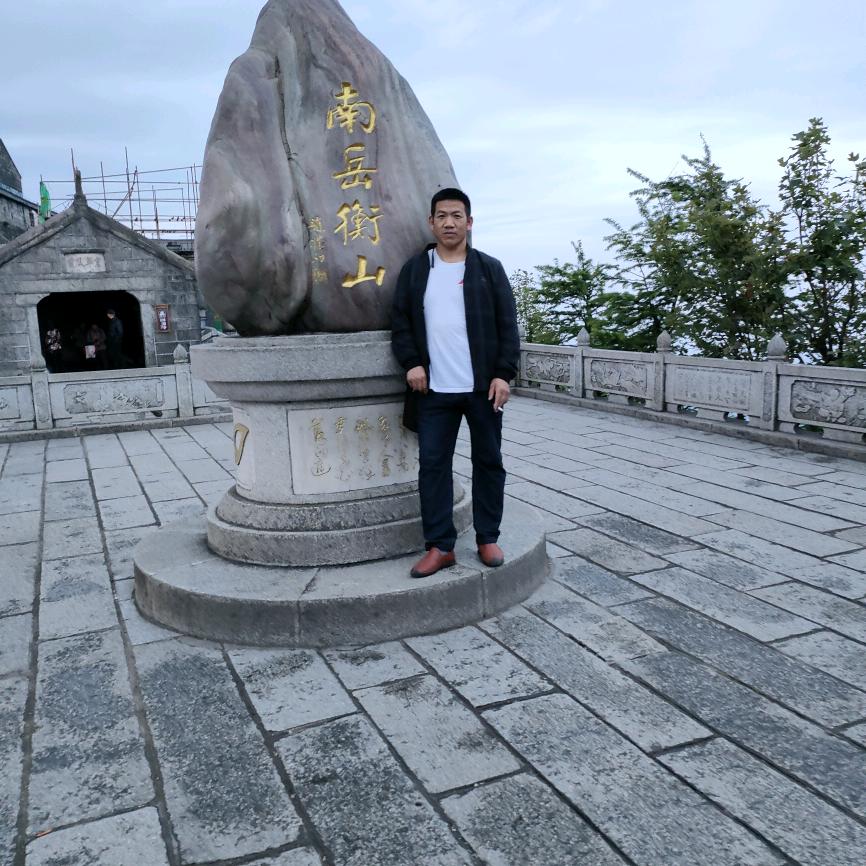 双峰中草药养生达人谢高志