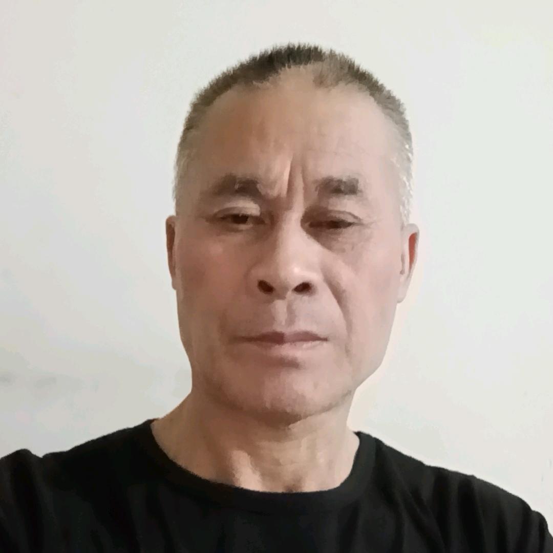 国伟