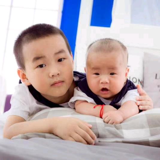 冯莉，