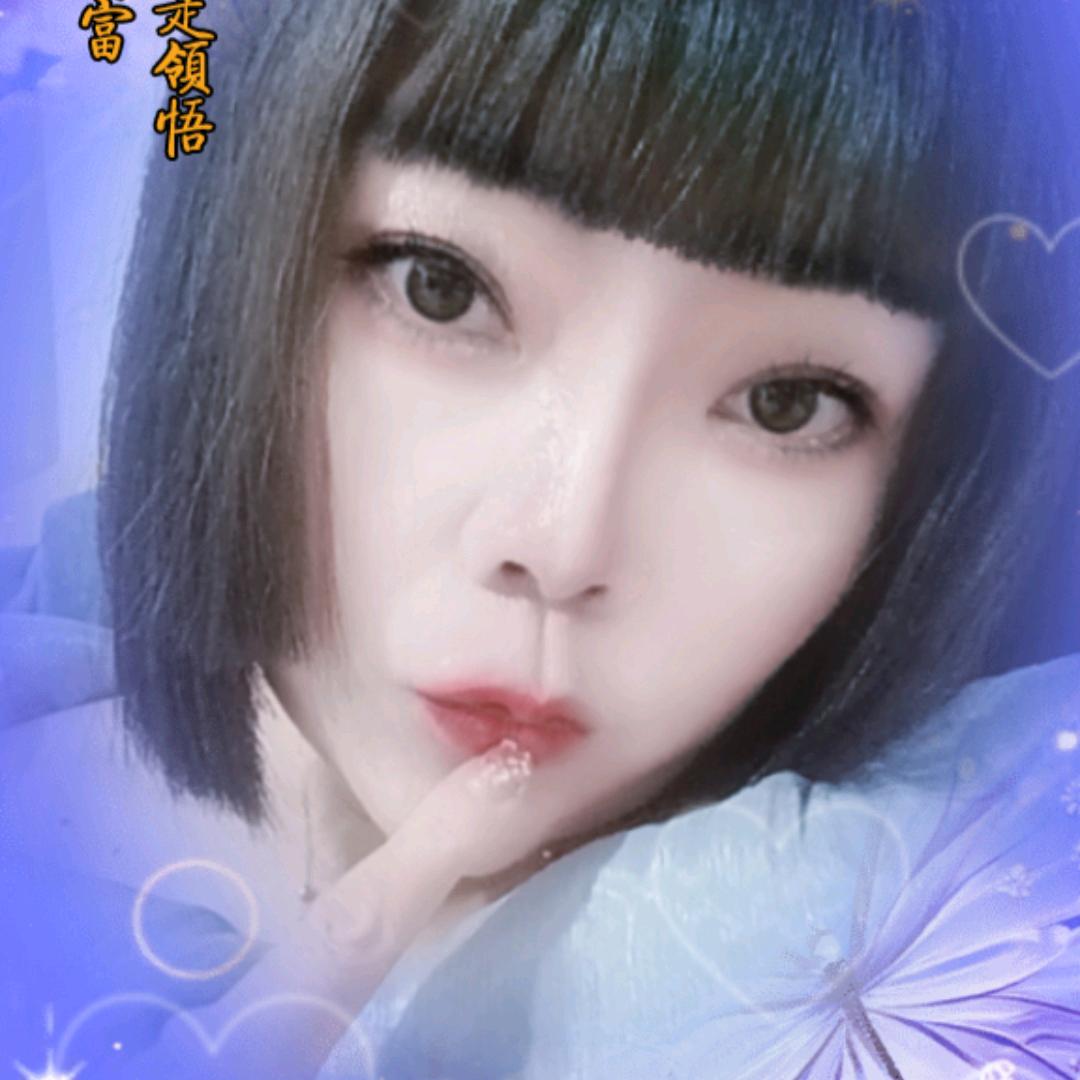 漂亮女人时尚款