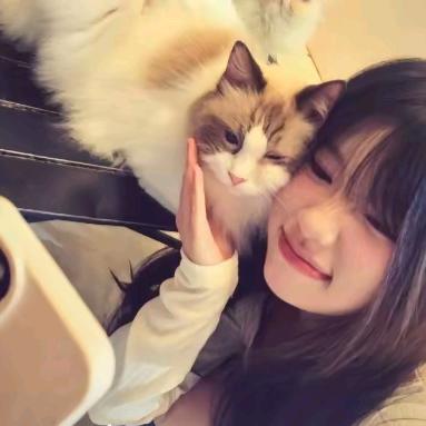 农村喂鸡姐