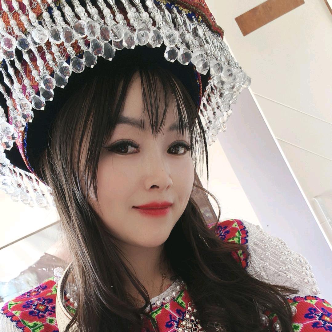 (依依 )