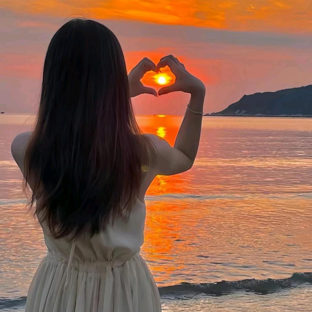 做个沉默的女孩