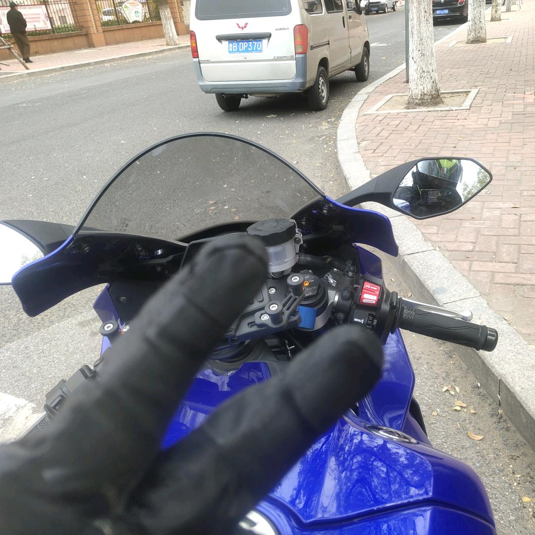 @三斤不会骑车