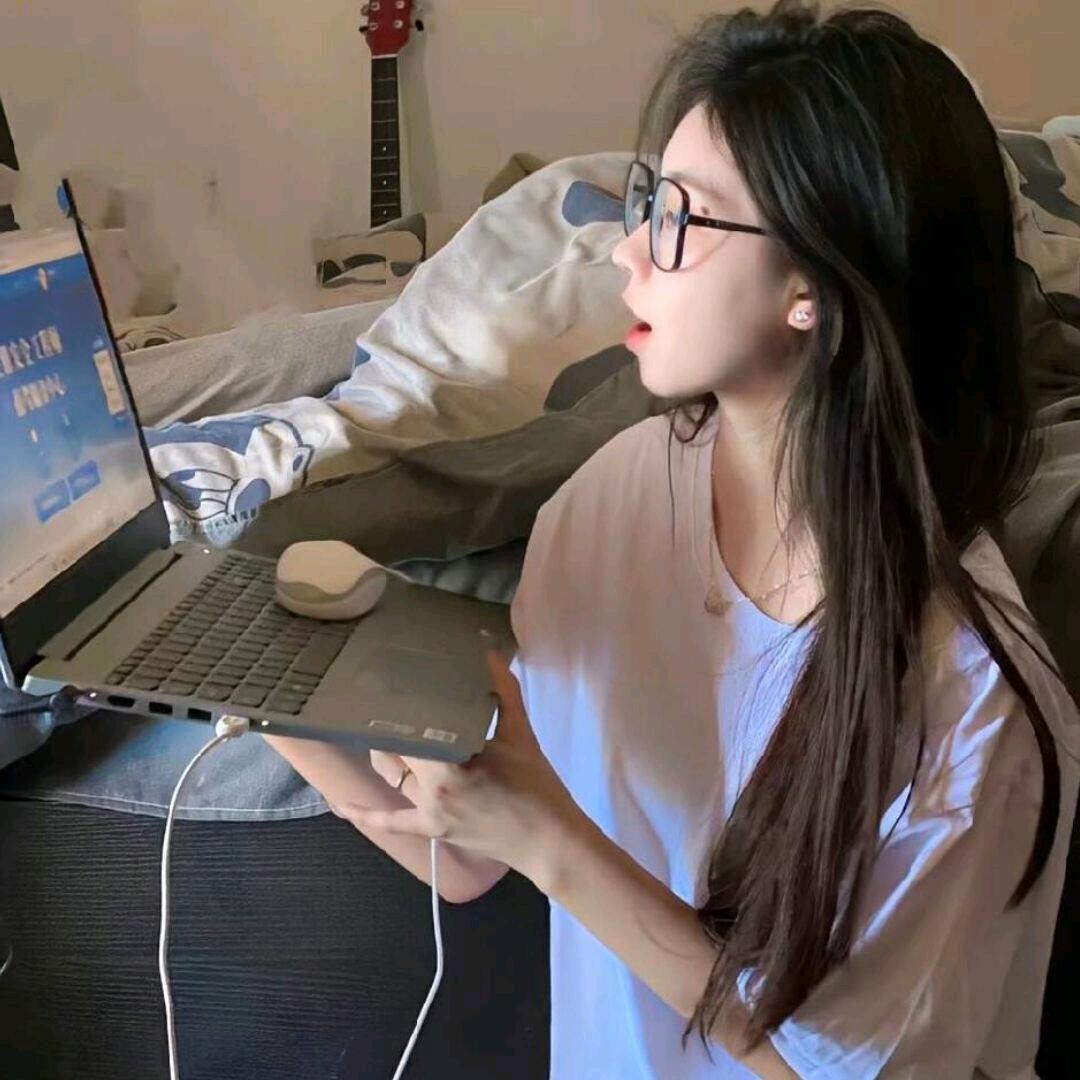 小D..