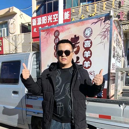 阿左旗卖流动烤全羊的小子