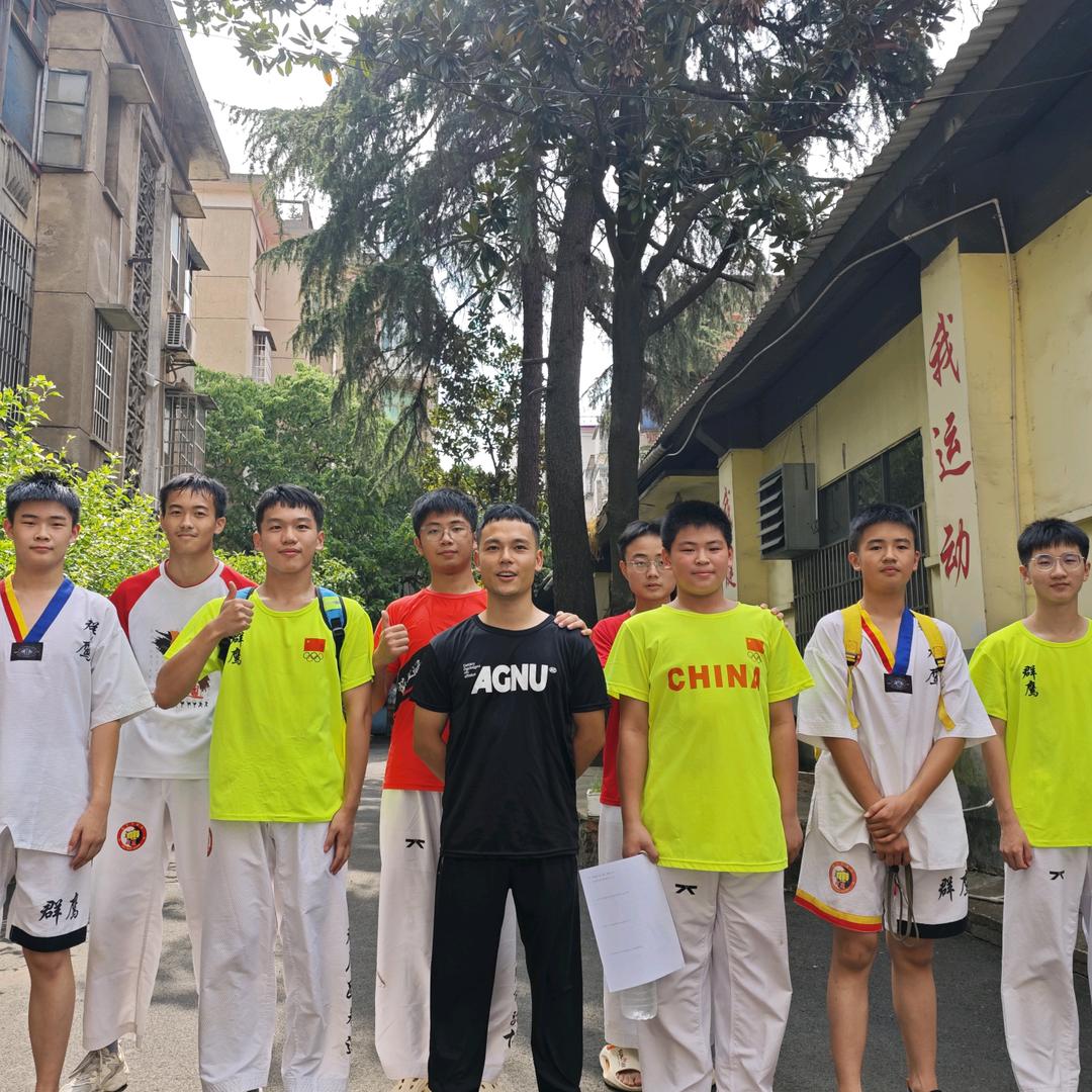 群鹰跆拳道小周