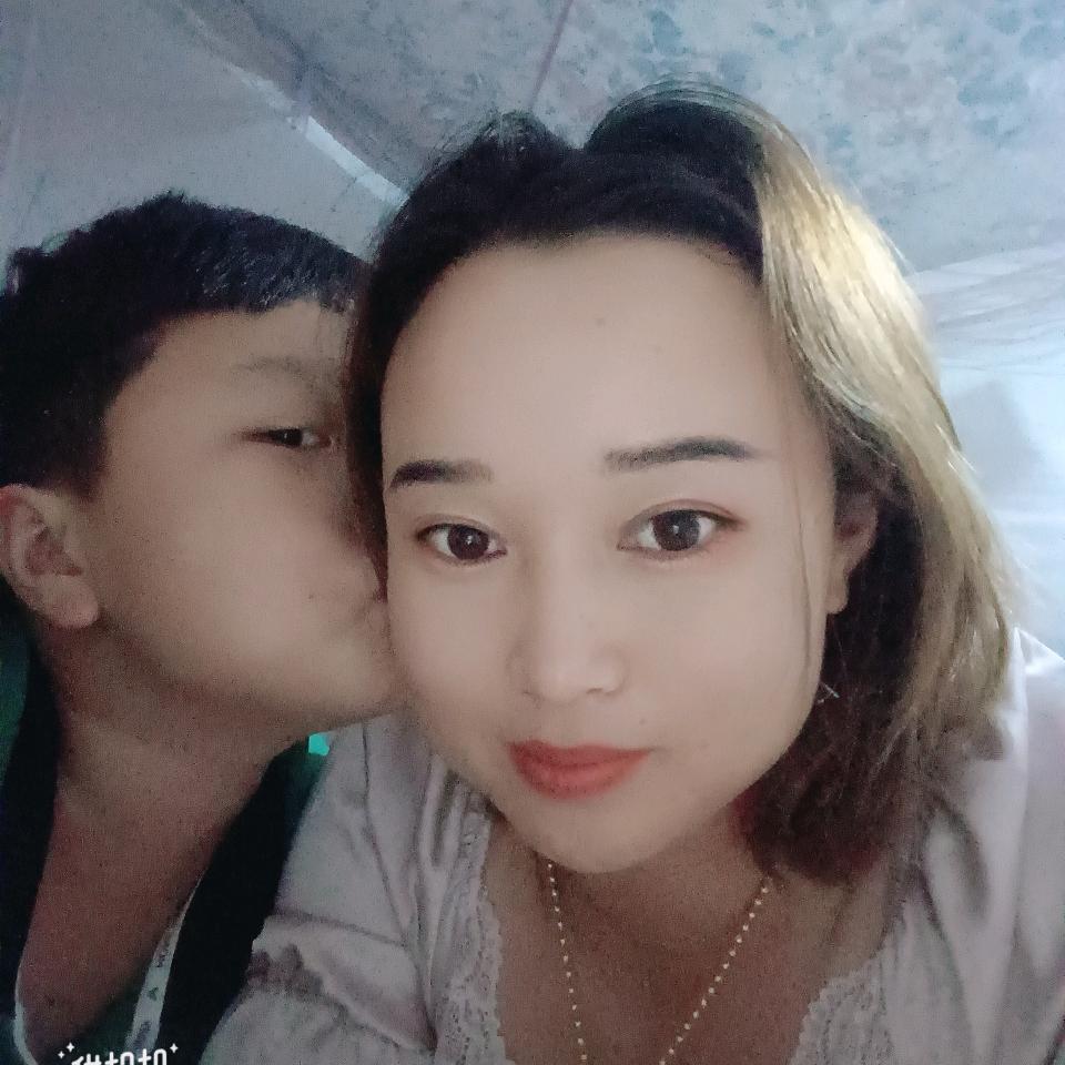 耳钻闪闪