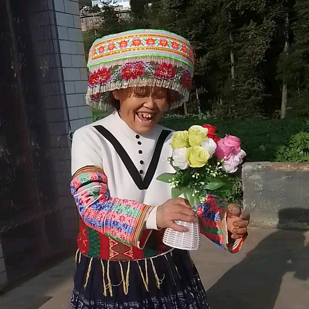 杨芬
