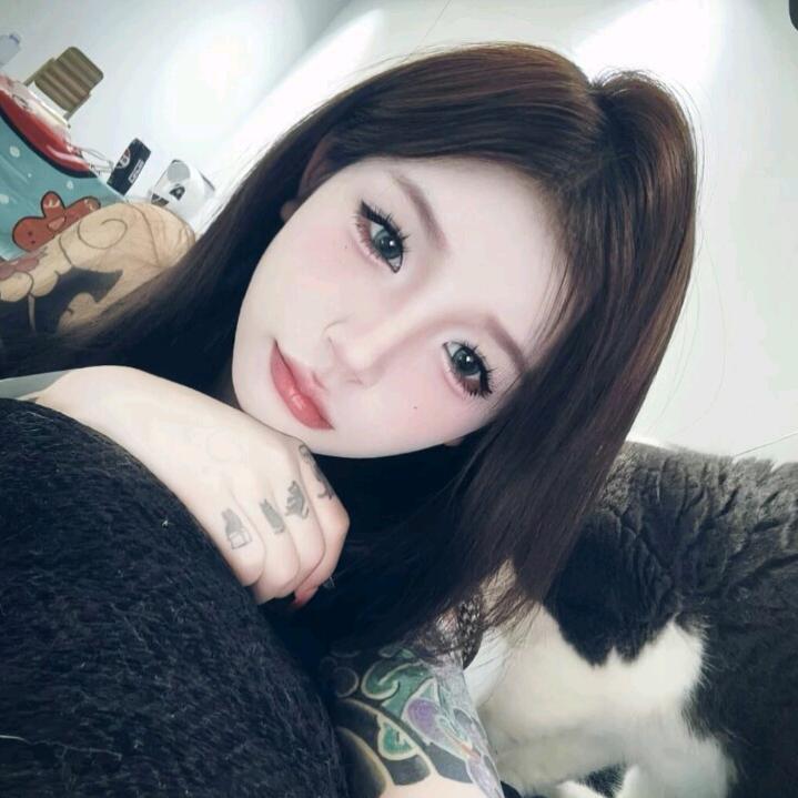 呆呆^
