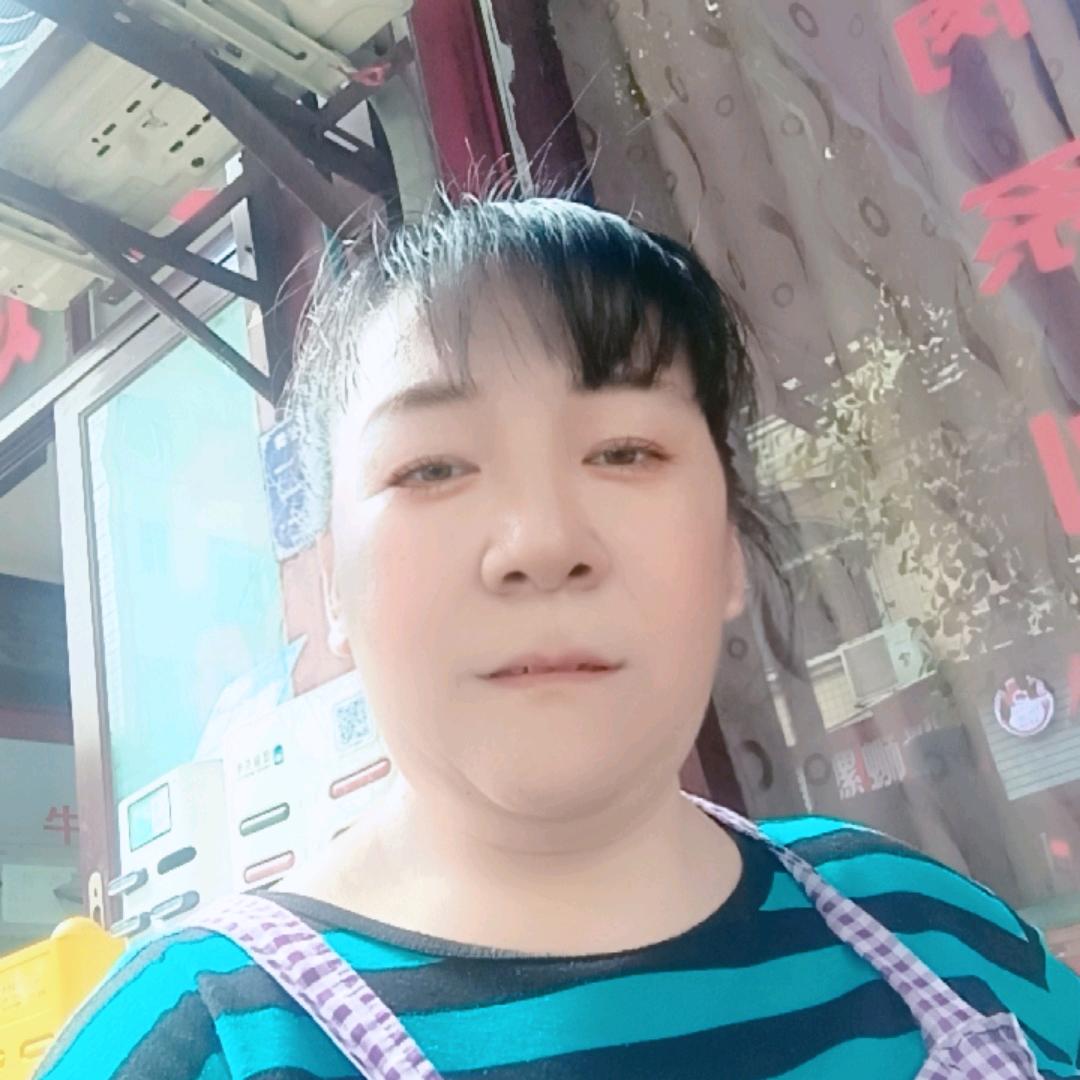 陈萍擦洗鞋子衣服，