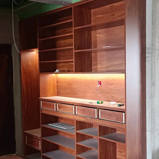 在白银做木工的小夏