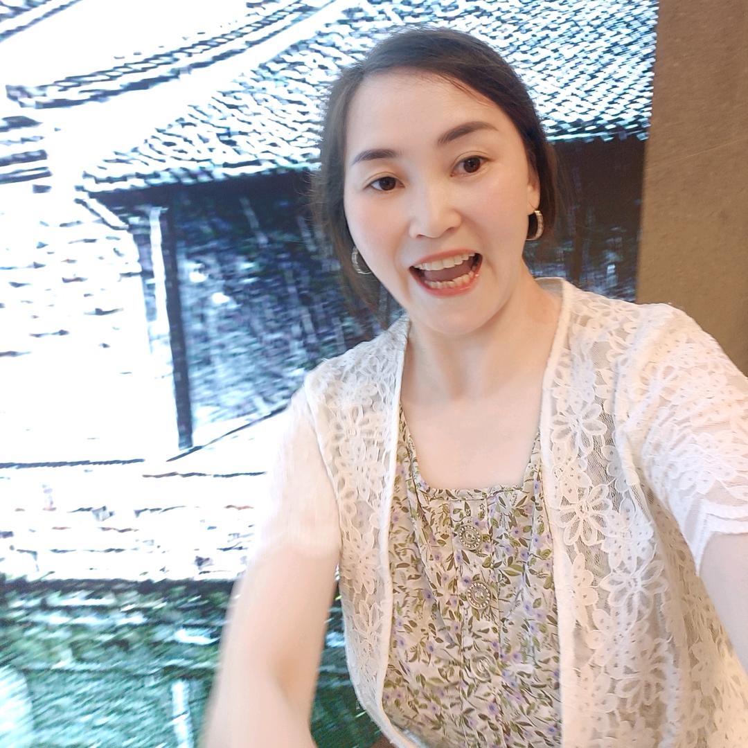 林妹妹，外面打工不快乐👫