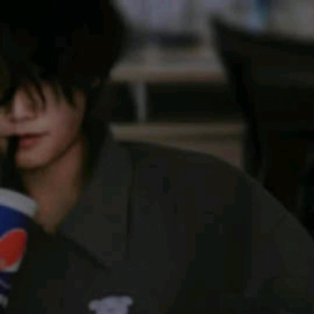 尤離